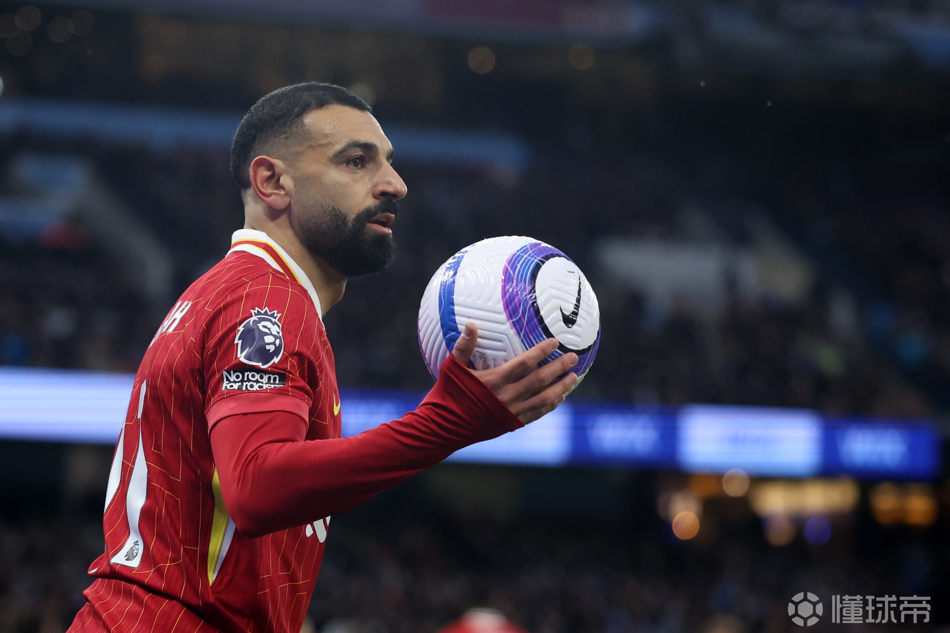 包含萨拉赫迎来二十赛季出色发挥，MAD观众热烈欢呼！的词条